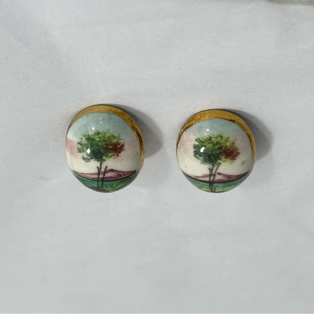 Vintage Satsuma Clip-On Earrings, Handpainted Mountain Scape Porcelaine Earrings - Picture 5 of 9